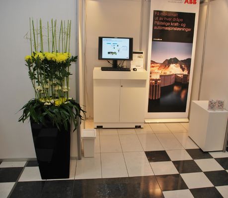 891589_351449128293407_1213745906_o